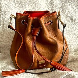 BRAND NEW DOONEY AND BOURKE BUCKET BAG